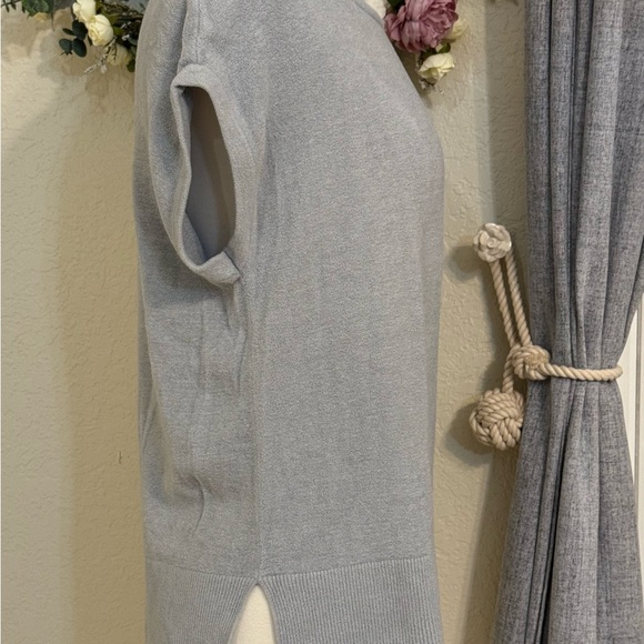 NEW Barefoot Dreams Gray Cozy Chic Ultra Lite Cap Sleeve Tee Top Size M - Picture 5 of 9